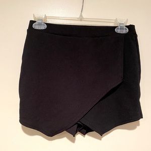 Black Skort
